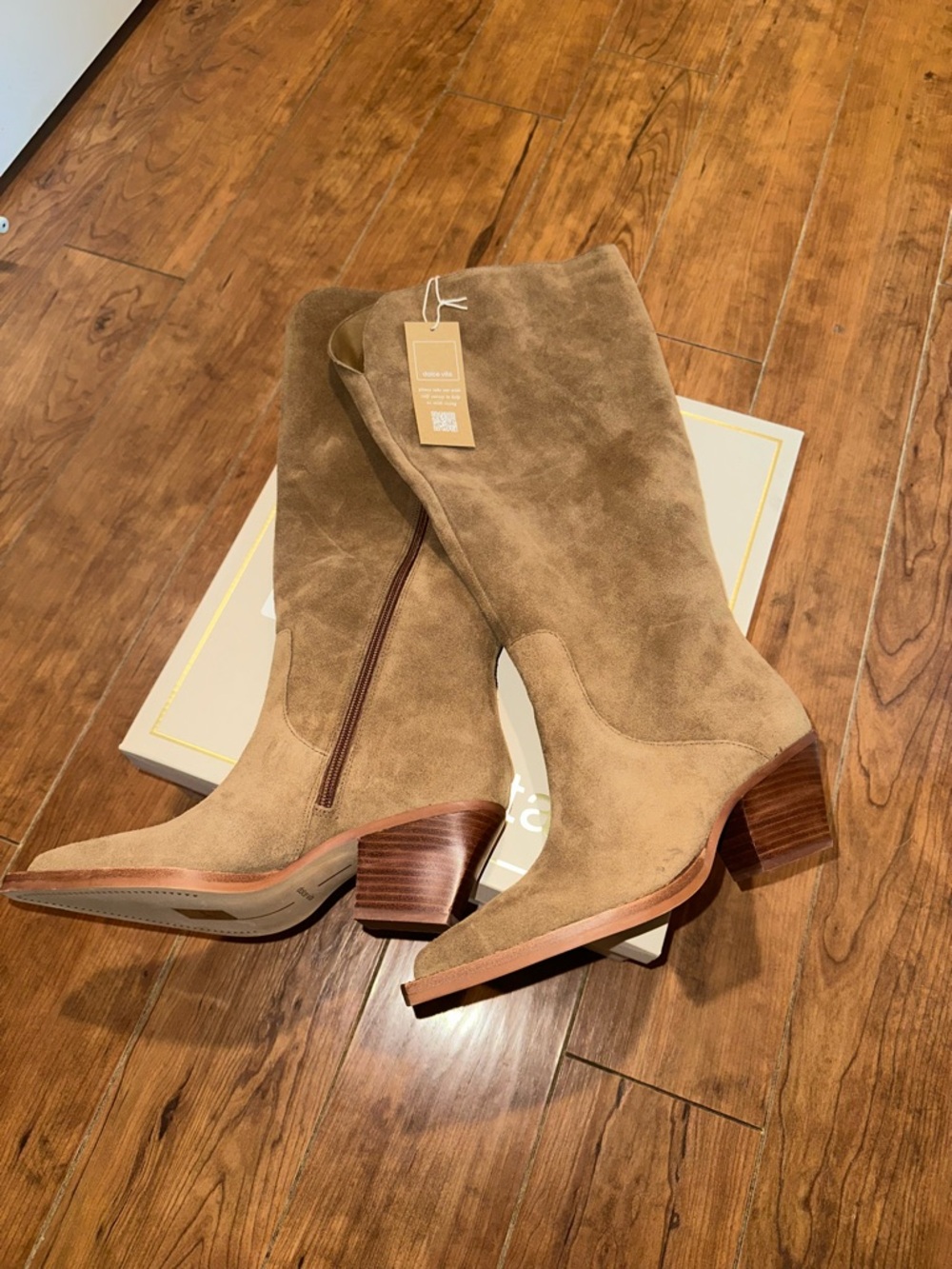Dolce Vita Raj Extra Wide Calf Boots
Brown Suede